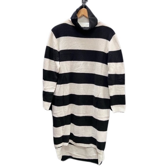 Veveret Sweater Dress. Super soft‎ with short turtleneck collar - Picture 1 of 5